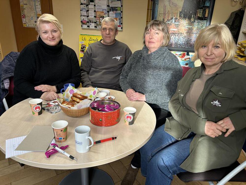 Juliia Suhak, Andrei Nebywailov, Oleana Helman und Iana Kalynovska im "Haus der Diakonie" in Germersheim