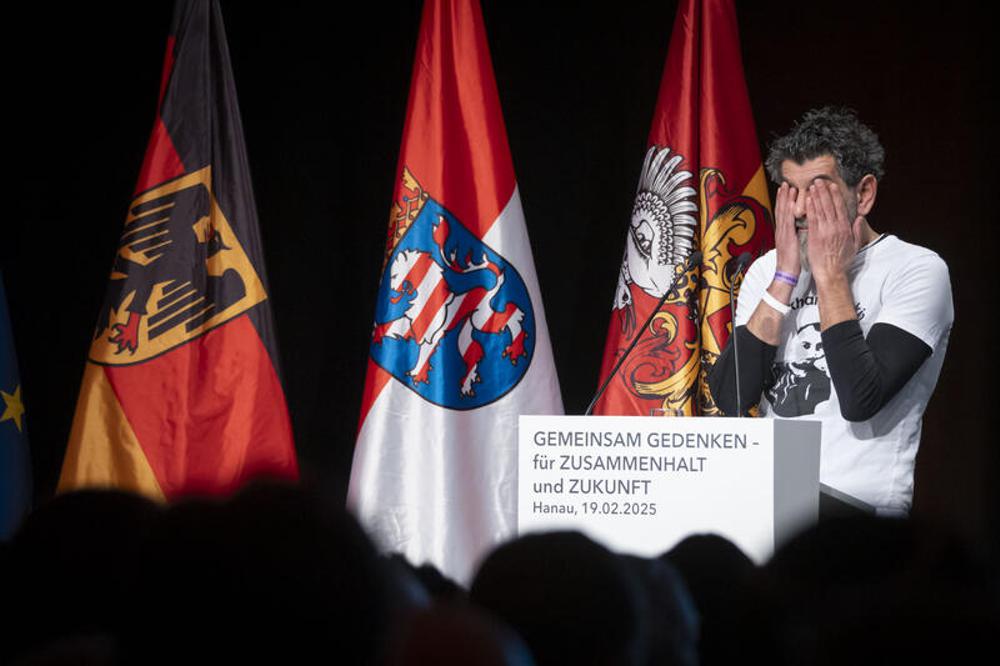 Cetin Gültekin, Bruder des ermordeten Gökhan Gültekin, bei der Gedenkfeier.