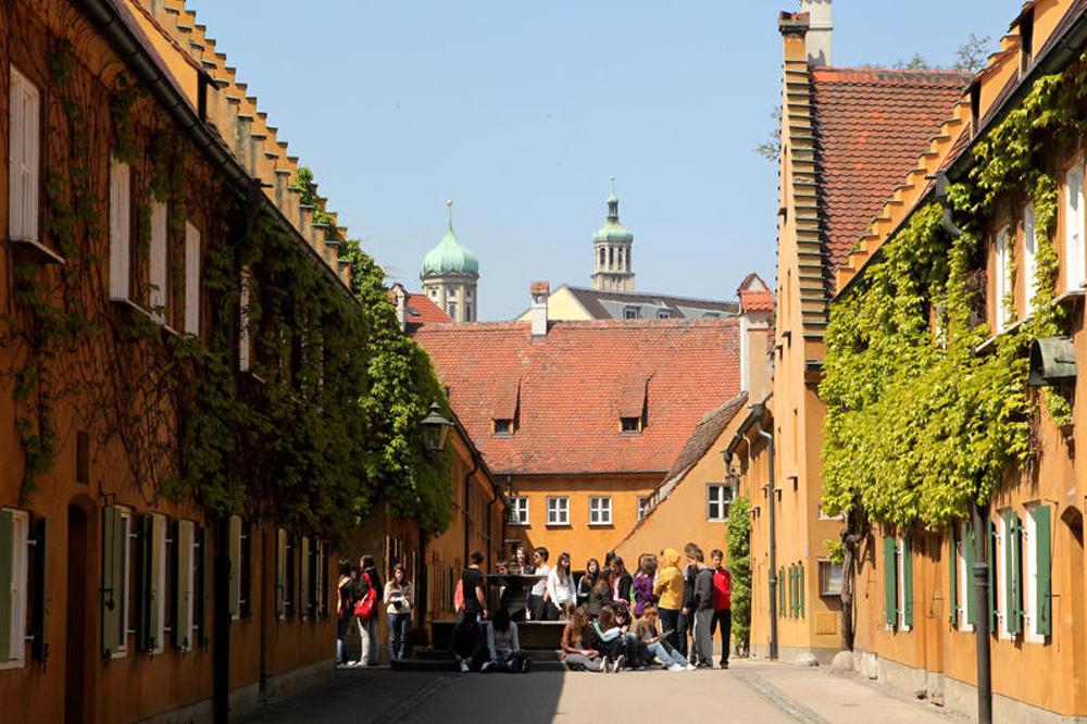 Augsburger Fuggerei: Ein Ave Maria statt Miete