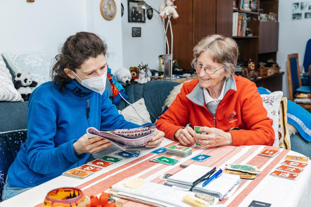 Einsamkeit mit offenen Augen und Ohren bekämpfen