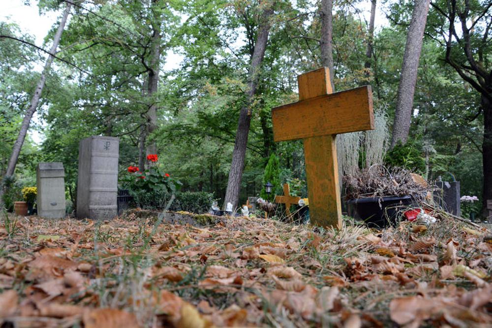 Sozialhilfe kann bei Bestattung Holzkreuz statt Grabstein verlangen