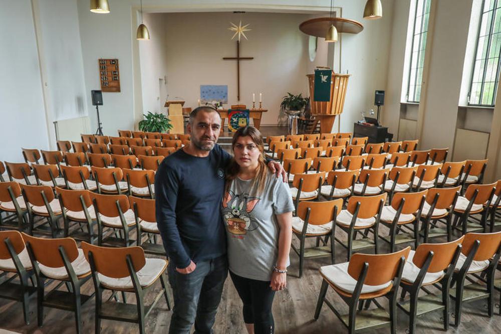 Kurdisches Ehepaar beendet turbulentes Kirchenasyl