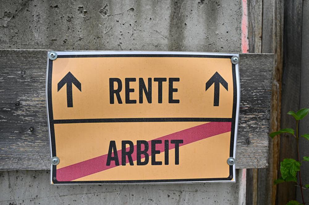 Bericht: Steigende Zahl von Rentnern arbeitet