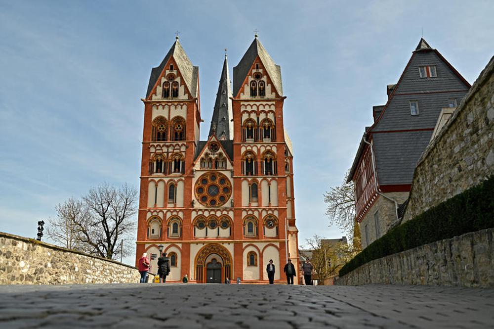 Europäischer Gerichtshof muss Kündigung nach Kirchenaustritt klären