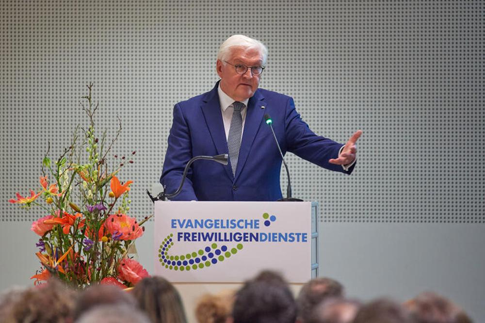 Steinmeier wirbt für offene Debatte über Bürgerdienste