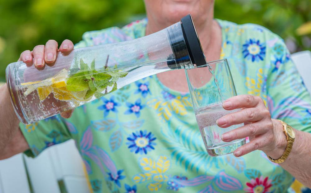 Verb&auml;nde: Hitzeschutz in Heimen gesetzlich verankern