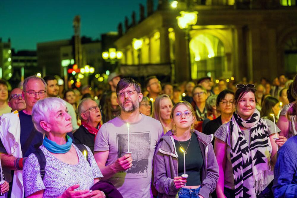 Segen zur Nacht bei der Abend der Begegnung auf den Opernplatz in Hannover