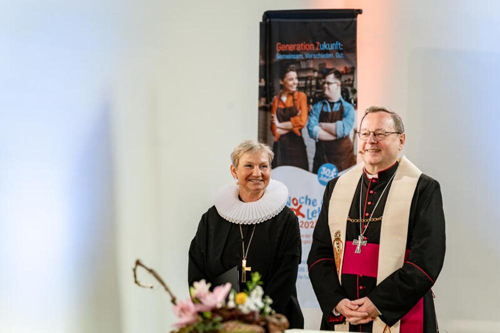 Die EKD-Ratsvorsitzende Fehrs und der Bischofskonferenzvorsitzende Bätzing bei der Eröffnung der "Woche für das Leben"