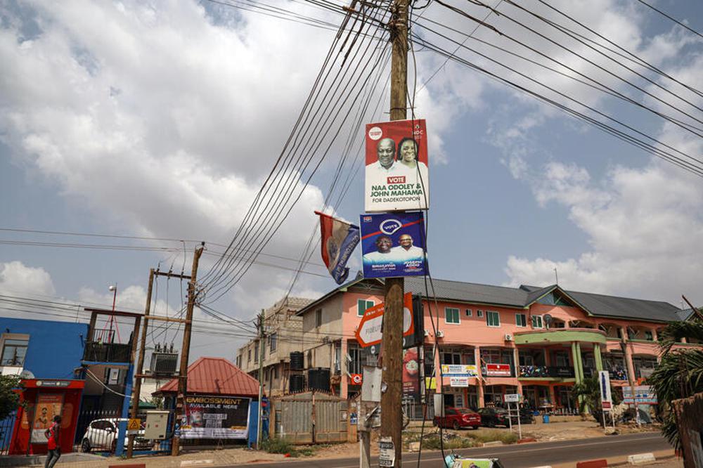 Wahlkampfplakate in Accra, Ghana