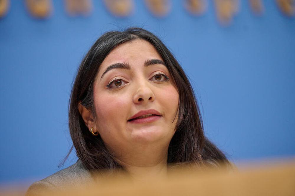Ministerin Reem Alabali-Radovan