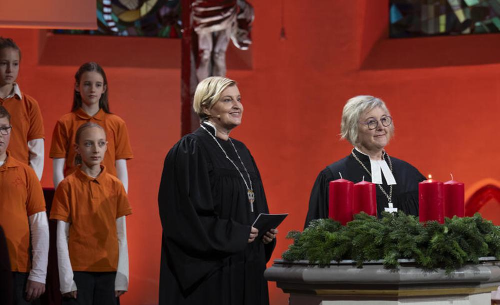 "Brot für die Welt"-Präsidentin Dagmar Pruin (l.) und die badische Landesbischöfin Springhart.
