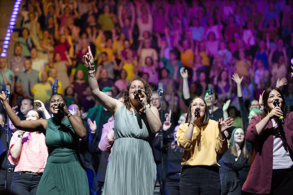 Bei der Er&ouml;ffnung des Gospel-Kirchentags in Stuttgart