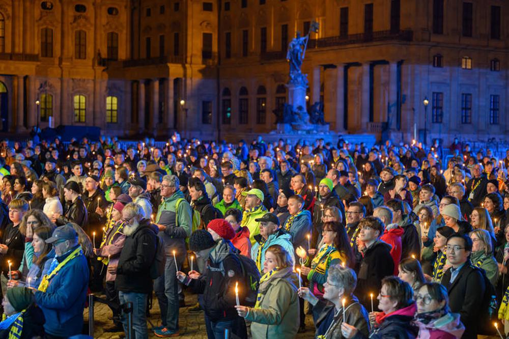 Abendsegen auf dem Residenzplatz beim Katholikentag in W&uuml;rzburg