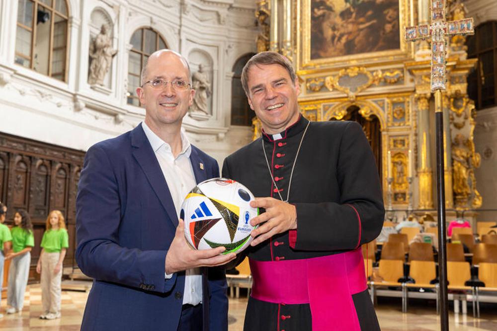 Die Sportbisch&ouml;fe Latzel (l., ev.) und Oster (r., kath.) (Archivbild)