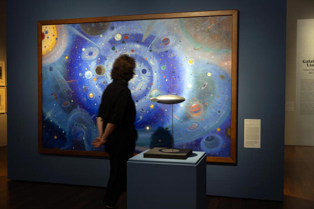 Ausstellung "Zu den Sternen! Weltraum und Weltflucht seit der Moderne" im Arp Museum