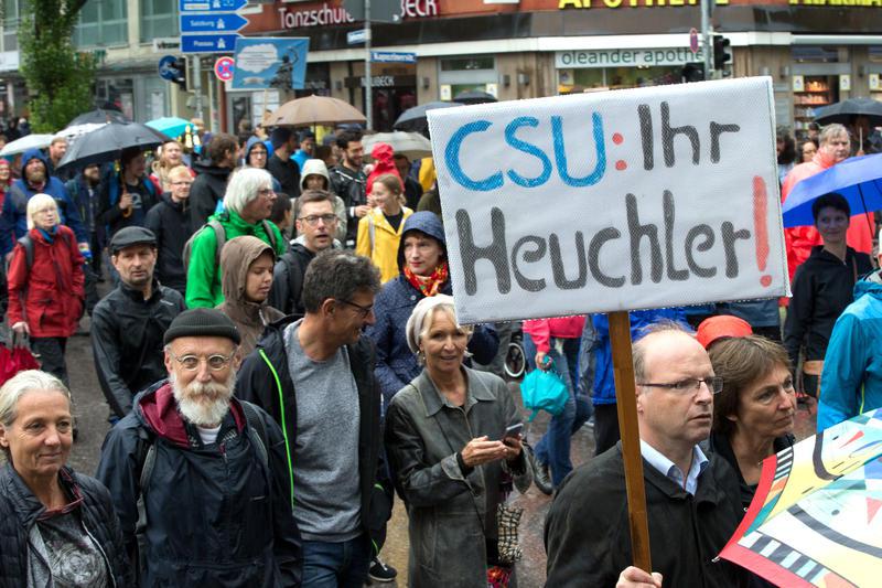 Zehntausende Teilnehmer bei #ausgehetzt-Demo in München 