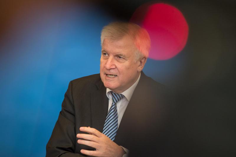 Grüne und SPD kritisieren Seehofer-Vorstoß zu Religionsdebatte