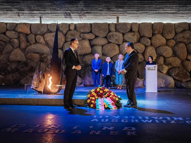 Laschet und Kuper gedenken in Israel der Holocaust-Opfer