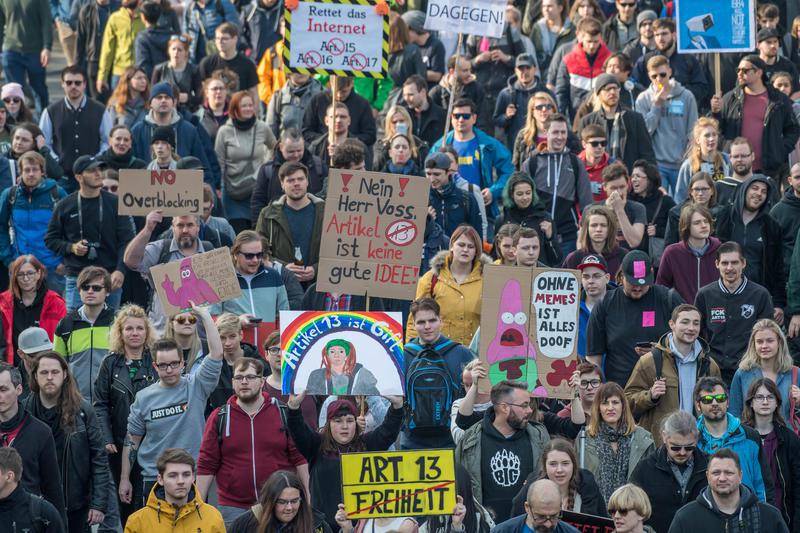 "Save our Internet": Protest gegen EU-Urheberrechtsreform 