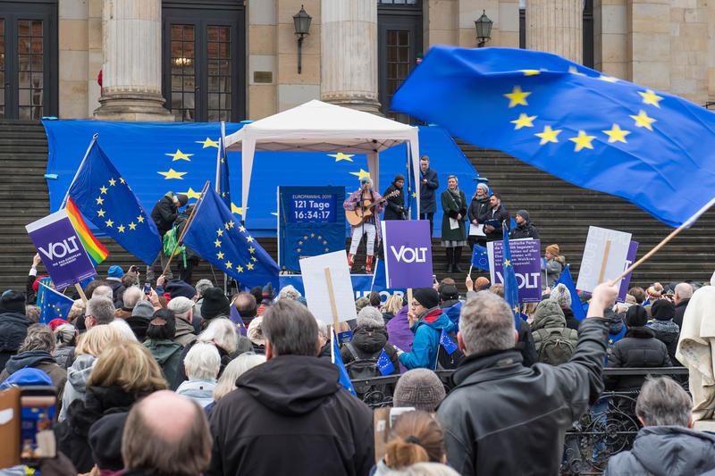 Studie: Wahlen mobilisieren Europakritiker stärker als die Mitte