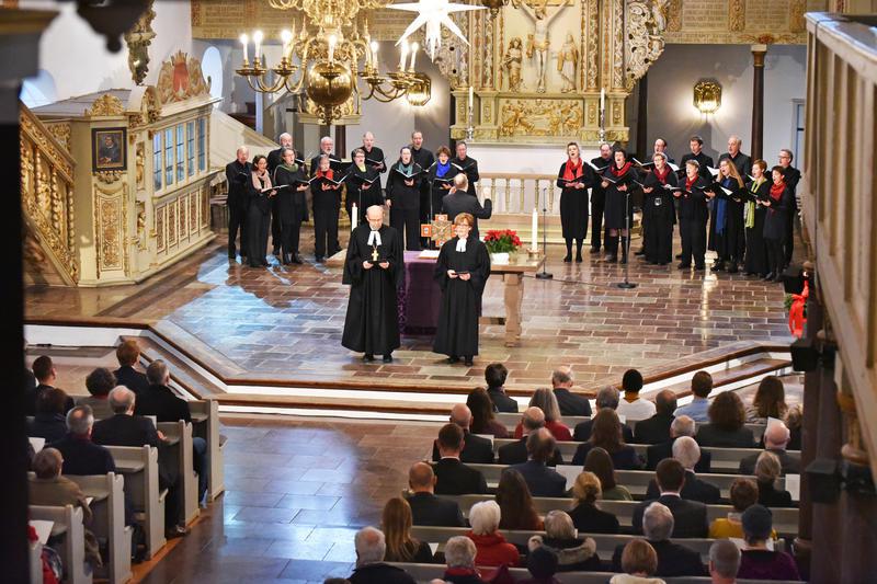 Hilfswerke eröffnen Spendenaktionen zur Weihnachtszeit