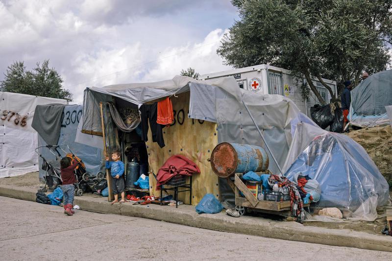 Helfer und Kirchenvertreter fordern Evakuierung der Flüchtlingslager